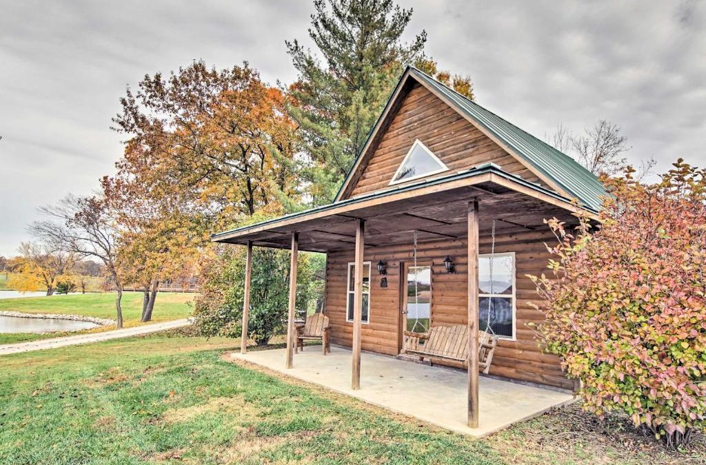 Columbia House | Cozy Columbia Cabin with Shared Lake Dock!