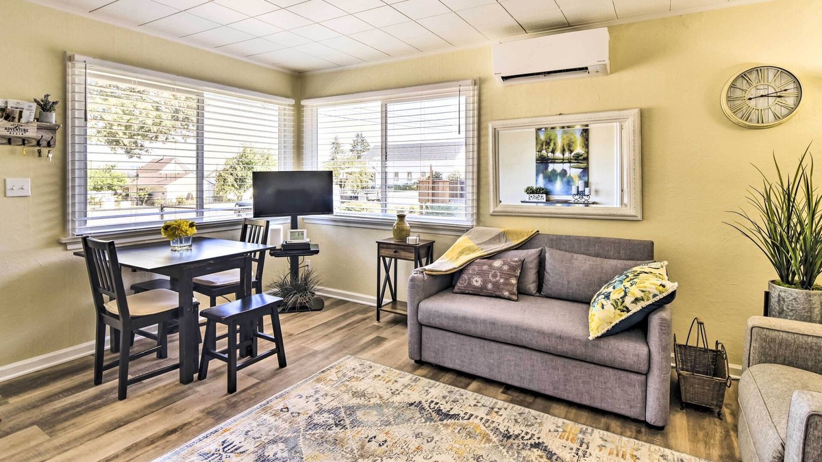 Columbia City House | Cozy Columbia City Getaway - Steps to River!