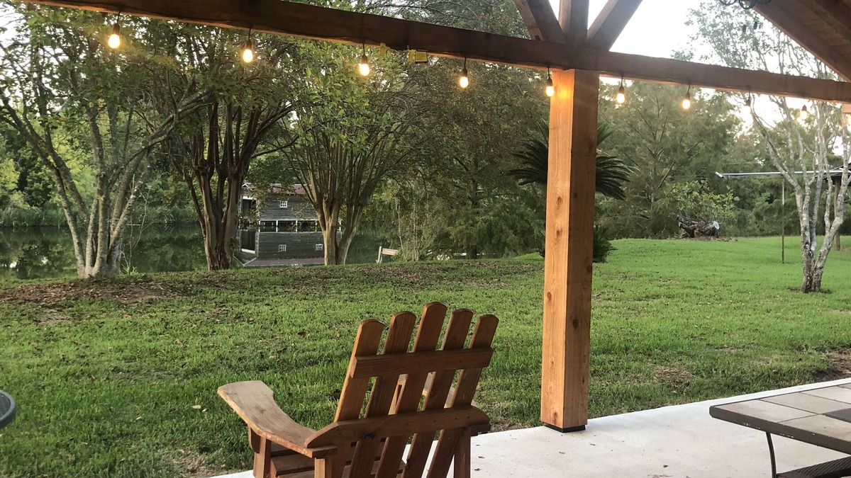 Natchitoches House | Cozy, comfortable home overlooking Cane River -15 min from downtown Natchitoches