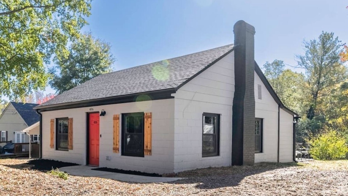 Statesville House | Cozy & Comfy Remodeled Home