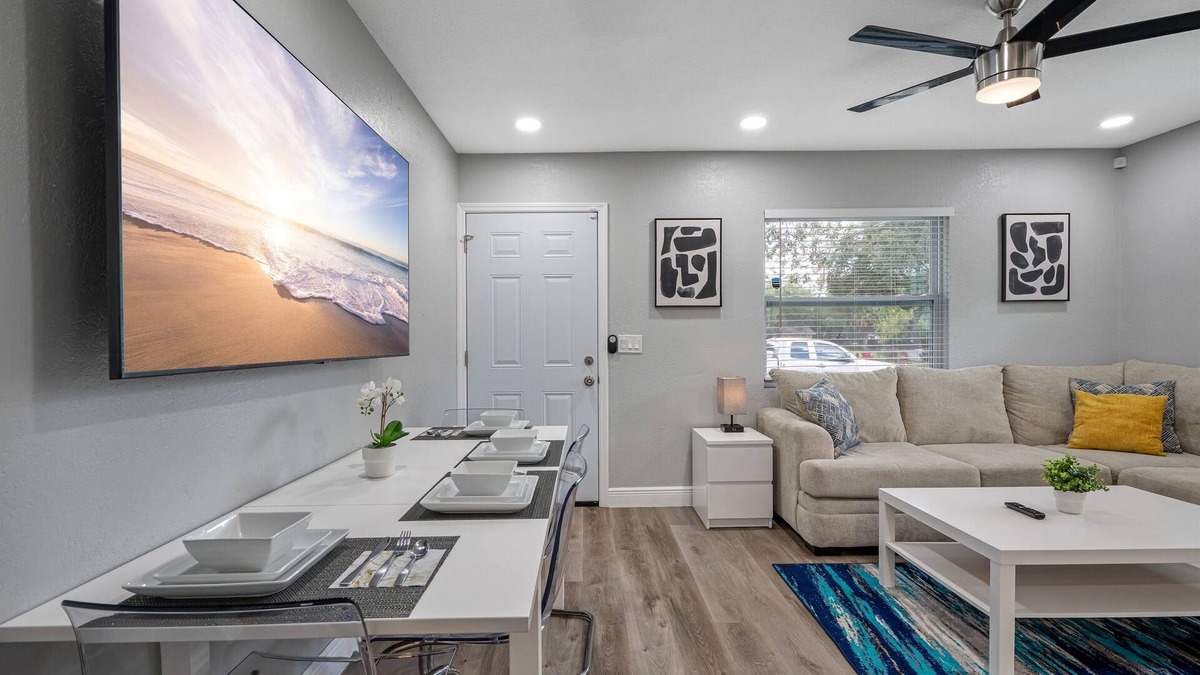 Sulphur Springs Apartment | Cozy & Completely Remodeled 2 Bedroom Apartment