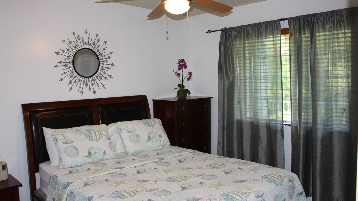 Seven Mile Beach Condo | Cozy Condo - 10 minutes to Seven Mile Beach!