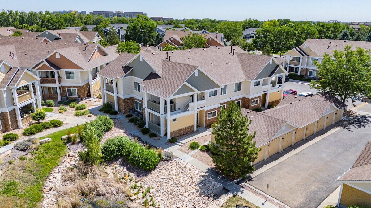 Centerra Condo | Cozy Condo by the Pond