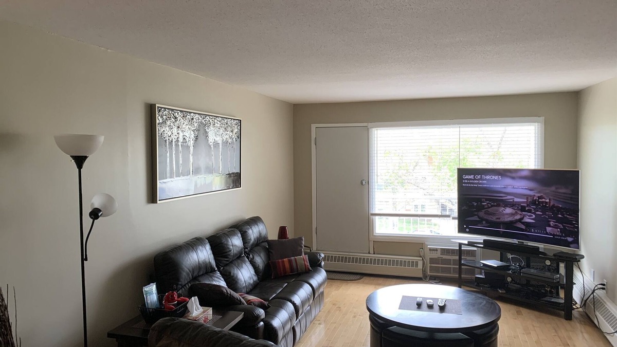 Regina Condo | Cozy condo, close to Northgate mall and Ring road Top Floor.
