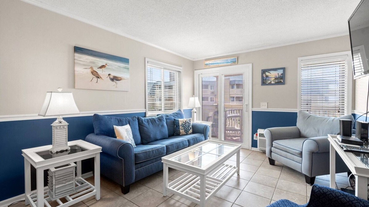 Myrtle Beach Condo | Cozy Condo close to the Beach and Pool in Shore Drive