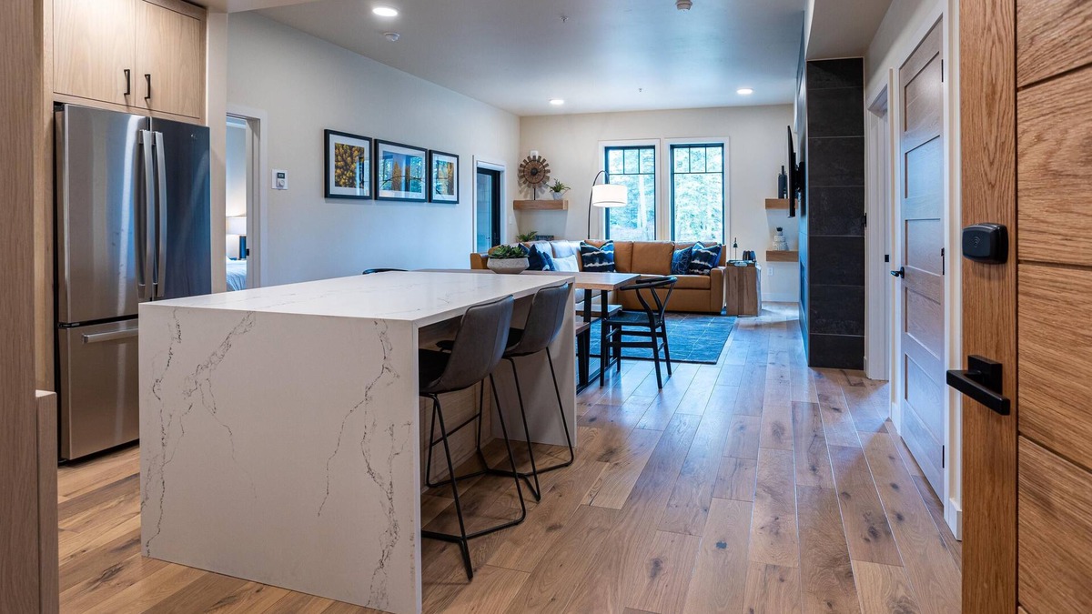 Tamarack Resort Condo | Cozy Condo| Fireplace|Balcony with Mountain View