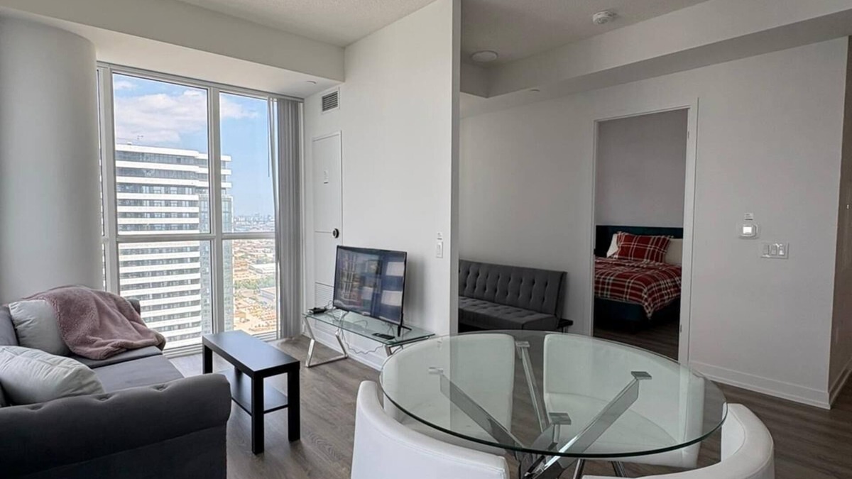 Vaughan Apartment | Cozy Condo in Downtown Vaughan