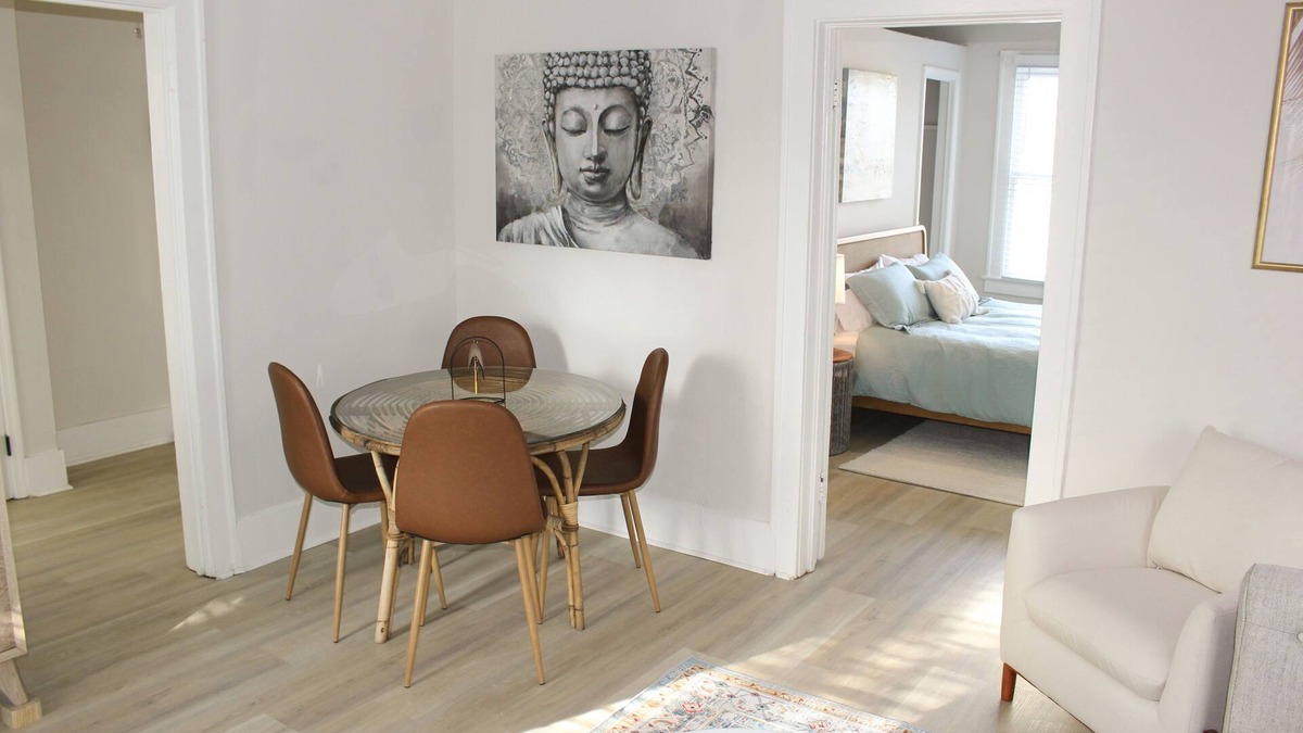 Metropolitan Condo | Cozy Condo in Downtown! Starland District!