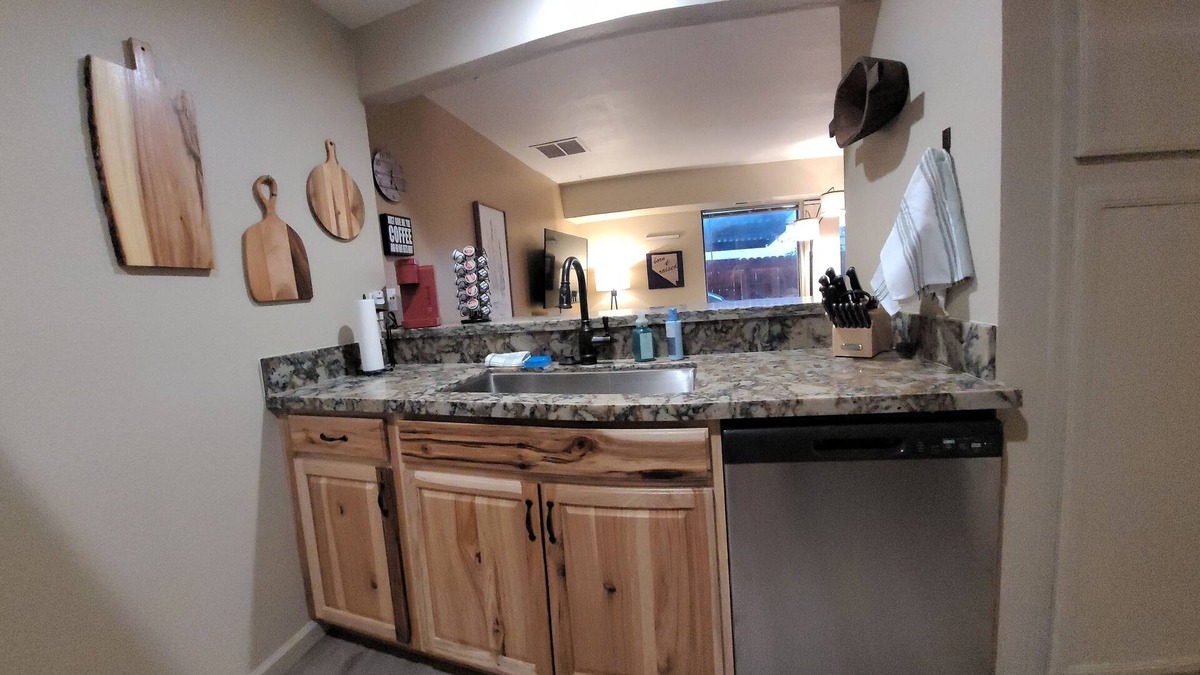 Sparks Condo | Cozy condo in Sparks, NV close to dining, shopping, and entertainment.
