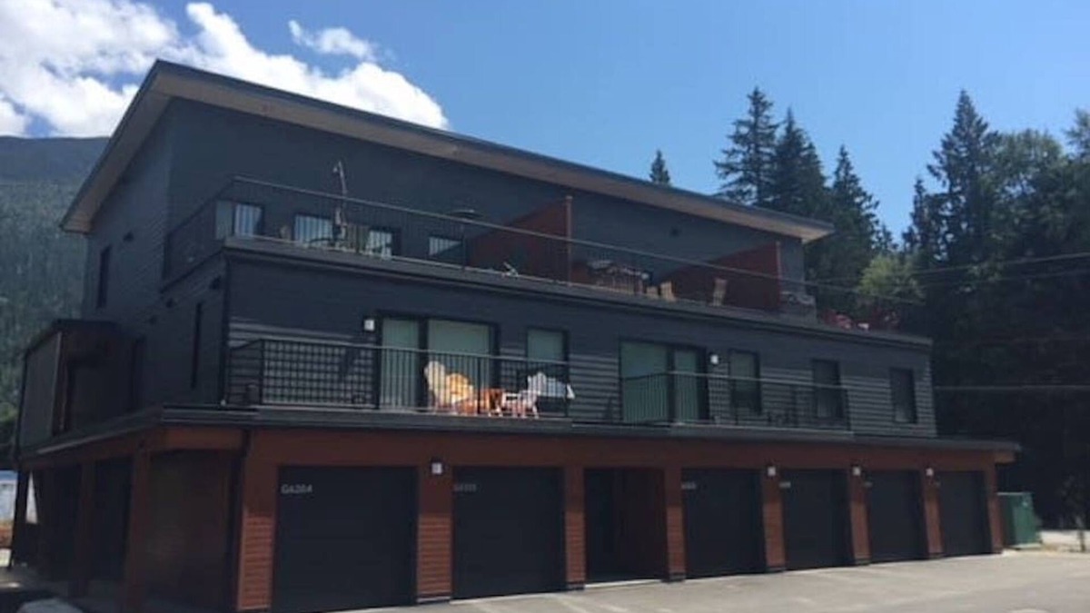Revelstoke Condo | Cozy Condo minutes from RMR & Soon Cabot Pacific Golf