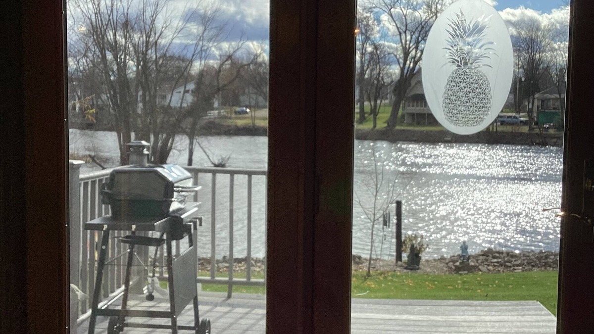 New London Condo | Cozy condo on the Wolf River in New London