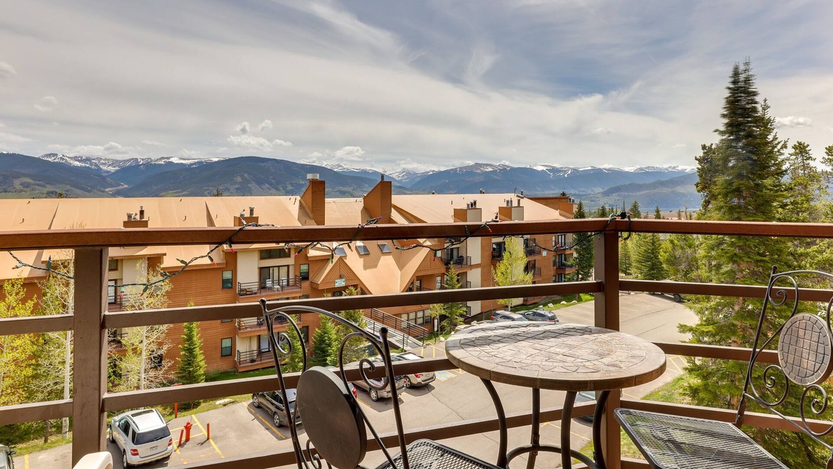 Wildernest Condo | Cozy Condo w/Balcony & Mtn View in Silverthorne!
