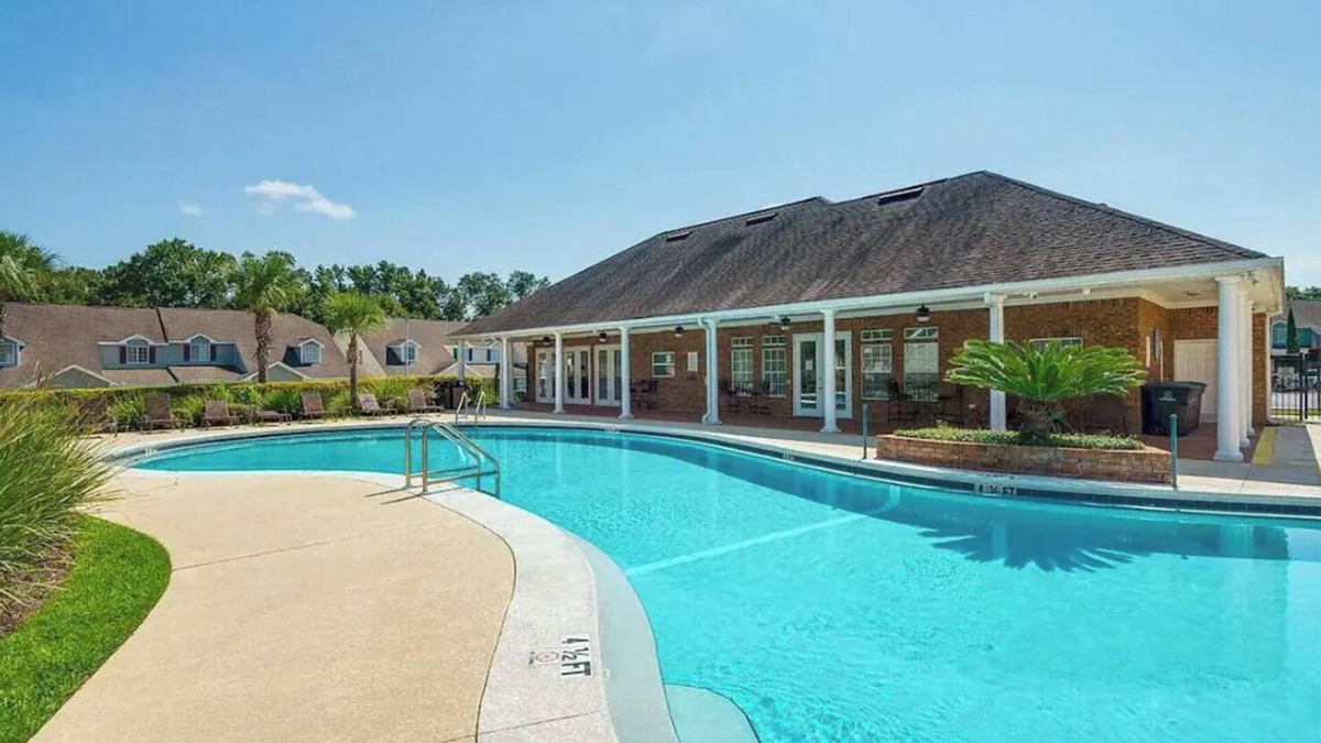 Tallahassee Apartment | Cozy Condo w/On Suite Private Bath | Pool | Gym