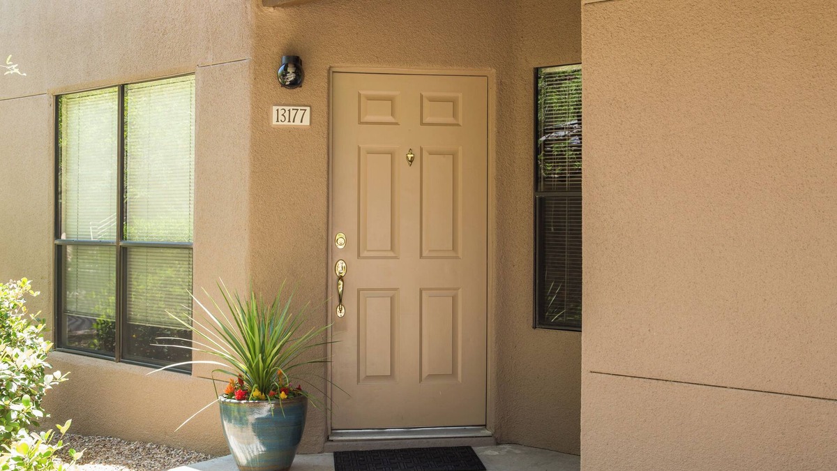 Tucson Condo | Cozy condo with all the amenities where memories are made.