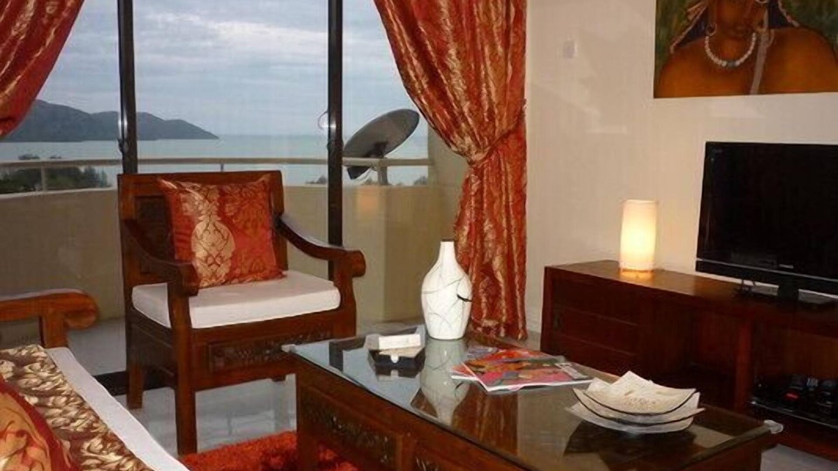 Batu Ferringhi Condo | Cozy Condo with Stunning Sea View