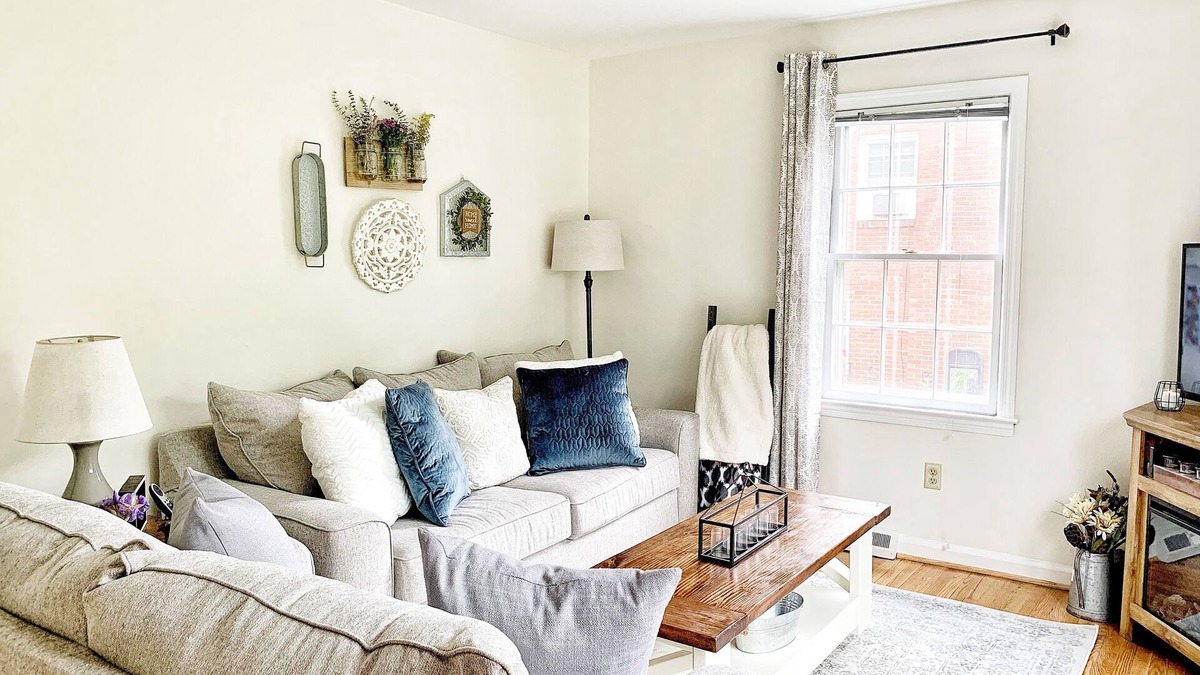 Roanoke House | Cozy, Convenient, & Comfortable Retreat w/Firepit, Hammock, Ping Pong, & Coffee