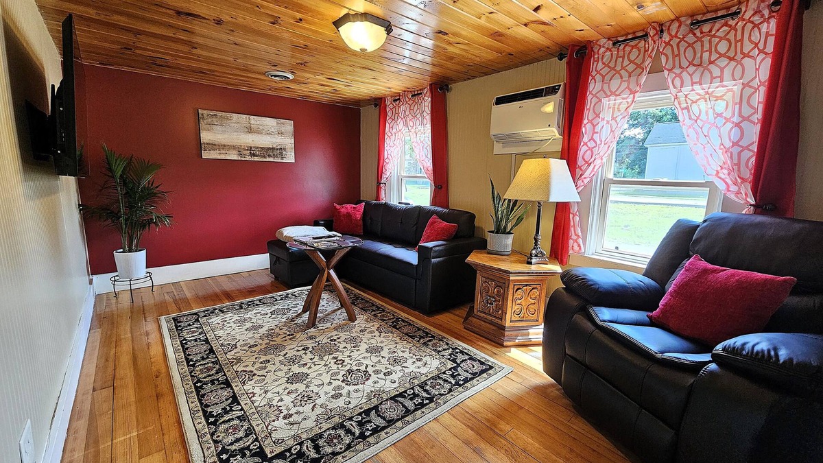 Costigan House | Cozy & Convenient Home Near The University/Bangor