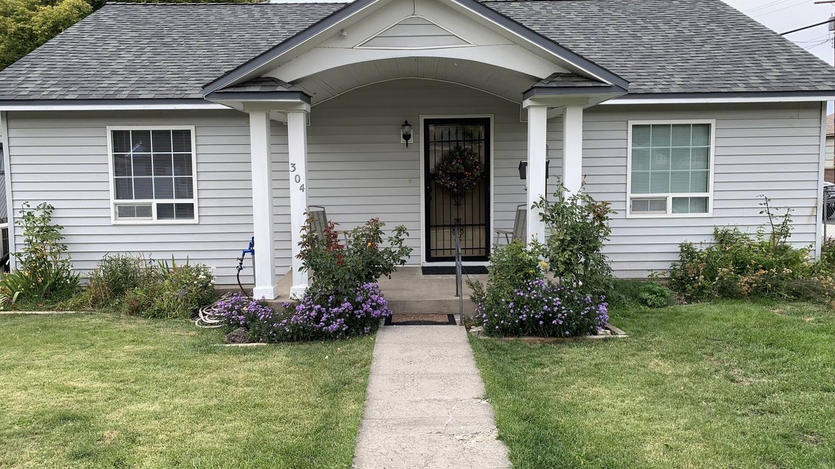 Lakeview House | "COZY CORNER COTTAGE" LAKEVIEW, OR