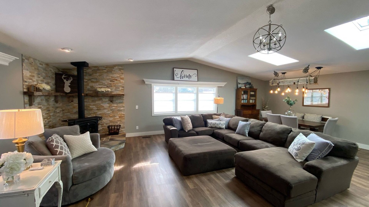 Brice Prairie House | Cozy Corner Cottages-3 Bedroom House Rental