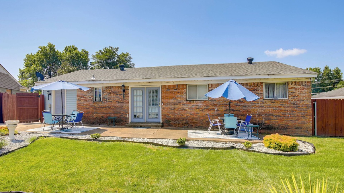 Whitehaven House | Cozy Corner in Memphis - 4 Miles to Graceland!