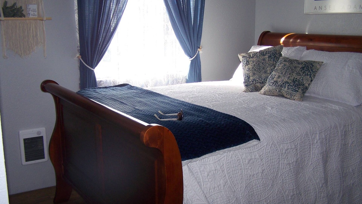 Elgin Apartment | Cozy Corner is waiting for You!