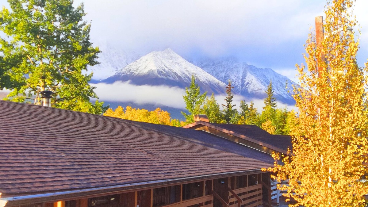 Haines Junction Hotel | Cozy Corner Motel & Restaurant