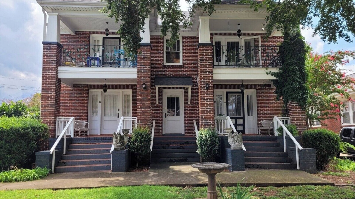 Greer Apartment | Cozy corporate apartment in tranquil Greer. Close to BMW.
