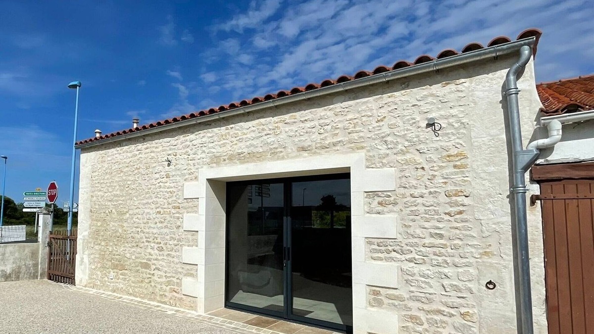 Les Magnils-Reigniers Cottage | Cozy Cottage for 6 with Terrace – Near La Faute sur Mer & Puy du Fou