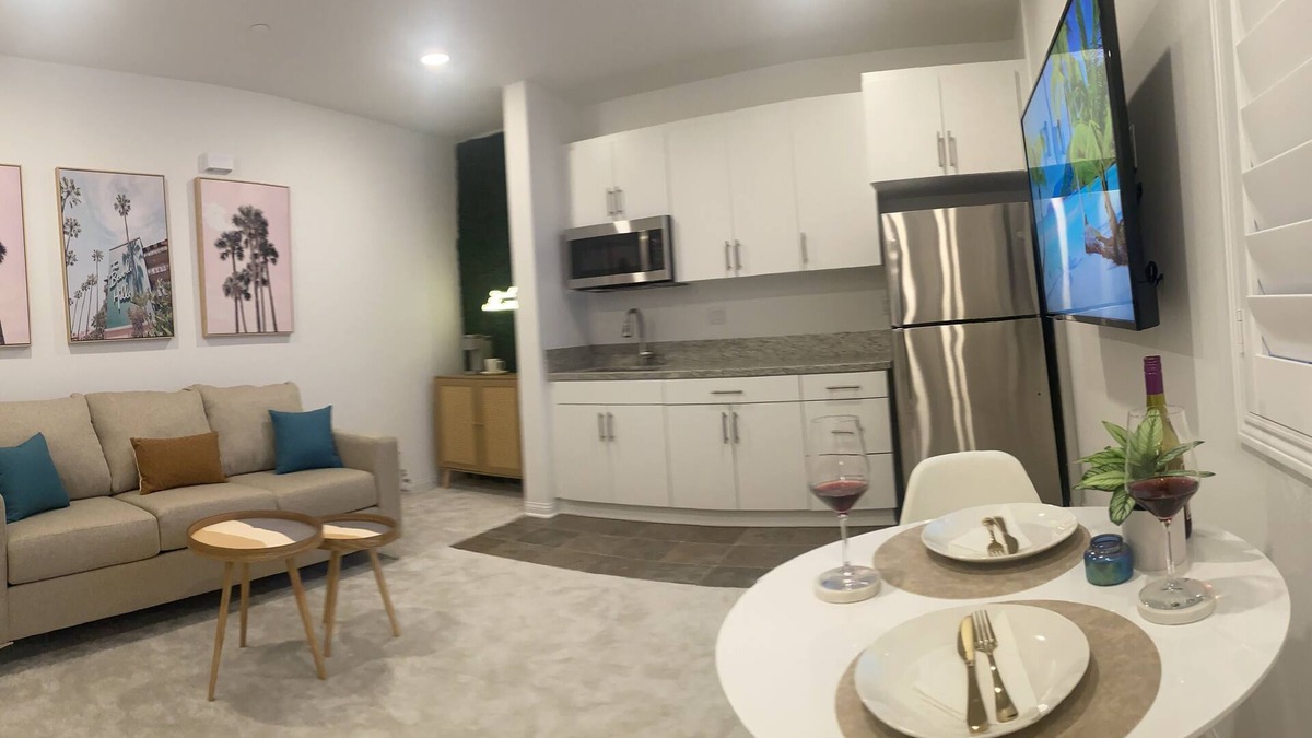 Hemet Cottage | Cozy cottage. 1 bedroom 1 bath