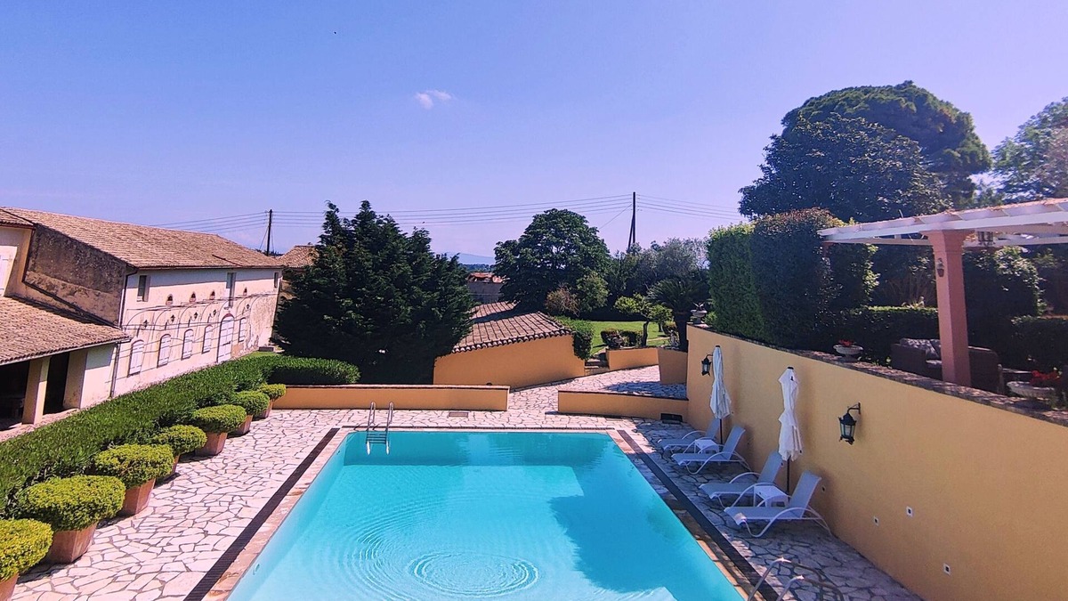 Sinarades Villa | Cozy Cottage -3 bdrs sleeps 6, 2 bathrooms,private garden, swimming pool view.
