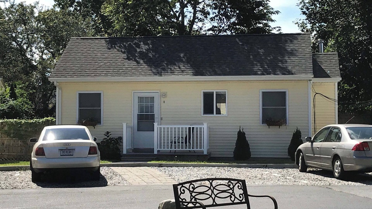 Westbrook Center Cottage | Cozy Cottage at The Cabins