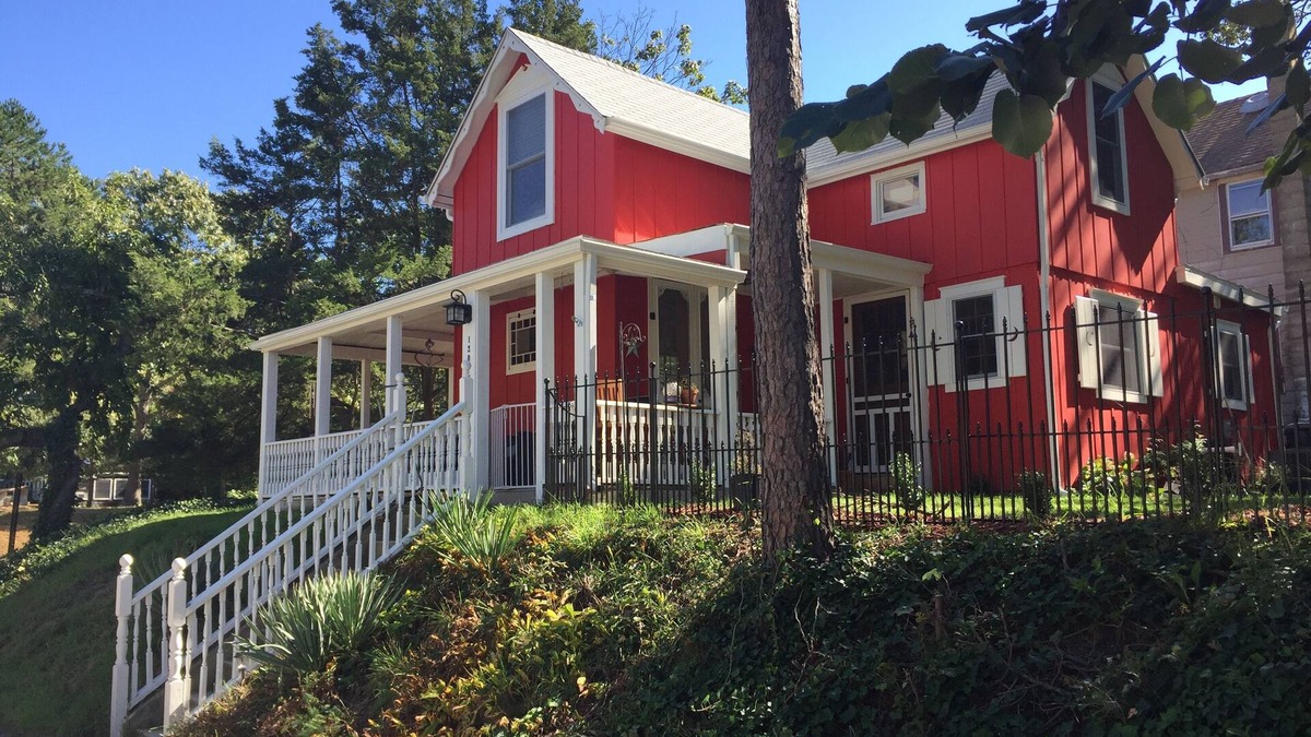 Island Heights Cottage | Cozy Cottage at the River - Historic CampMeeting Cottage, 1 Block from River