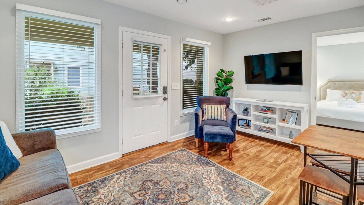 Beach Institute Cottage | Cozy Cottage Beneath Majestic Oak Trees w/ Outdoor Space by Lucky Savannah