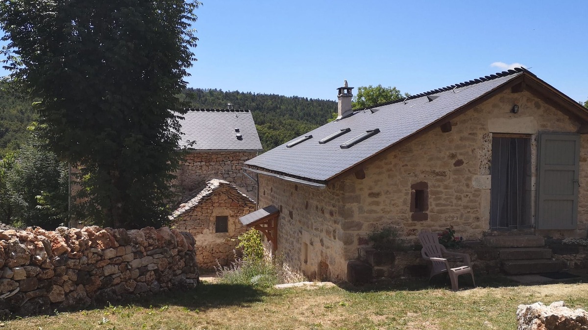 La Tieule House | Cozy cottage between stones and modernity