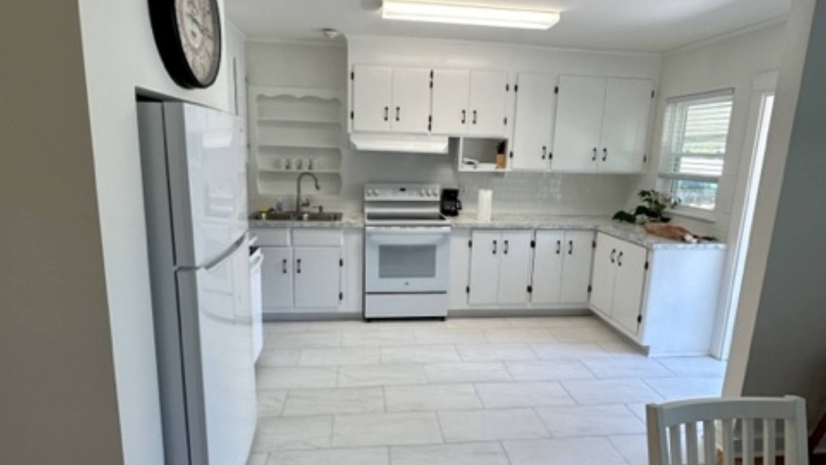 Bainbridge Cottage | Cozy cottage convenient to downtown, restaurants, and medical facilities.