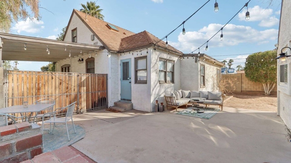 Camelback East Cottage | Cozy Cottage Guesthouse