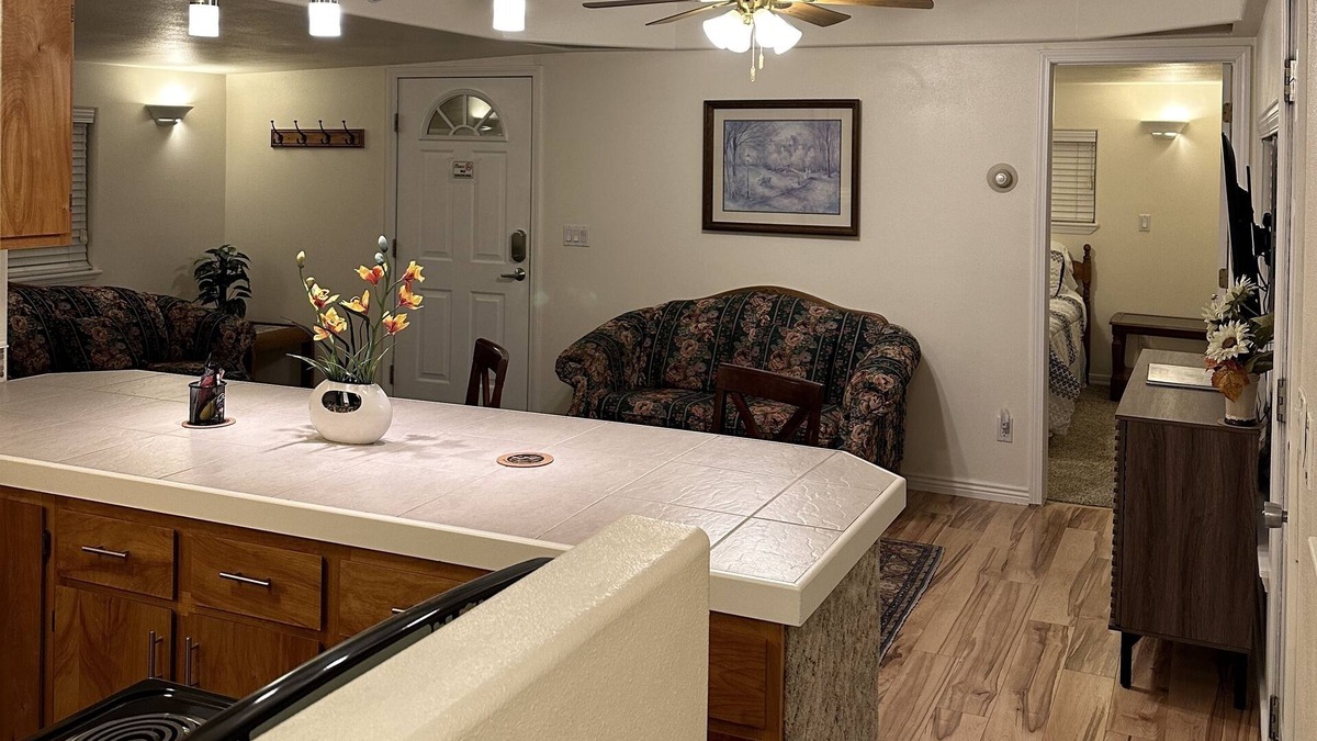Kimberly House | Cozy Cottage House A with Double Carports