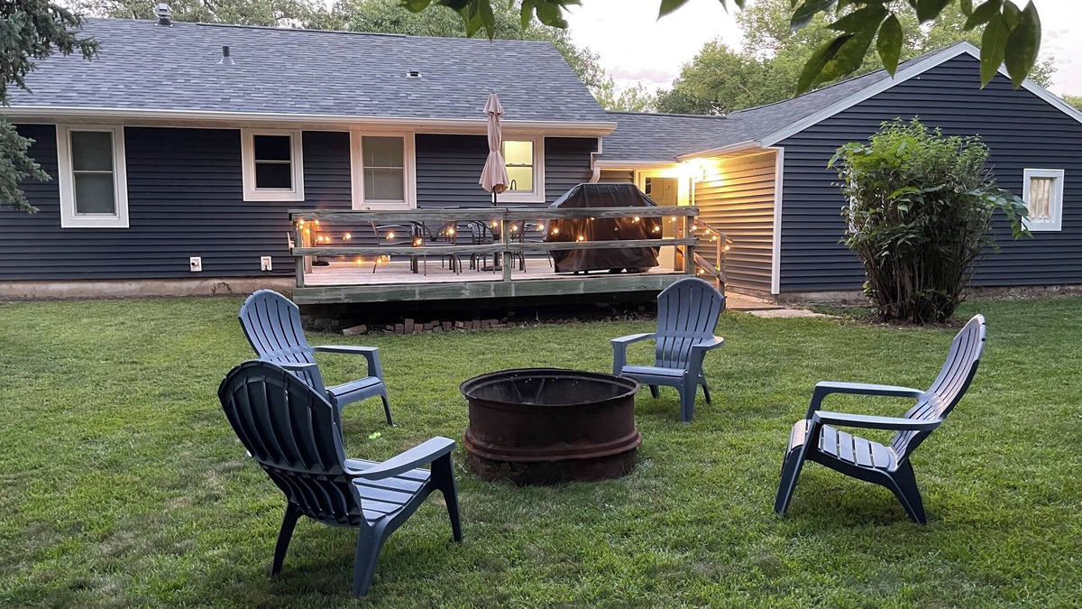 Arnolds Park Cottage | Cozy Cottage in Arnolds Park. Close to everything!