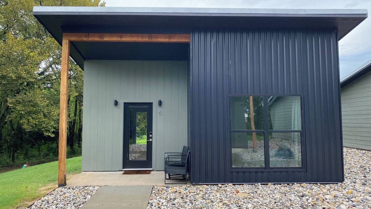 Mount Vernon Cottage | Cozy cottage in charming downtown Mount Vernon.