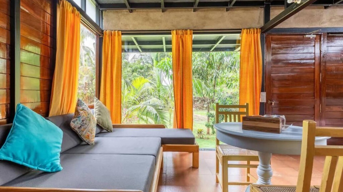 Morjim House | Cozy cottage in lush green 2 min Morjim beach