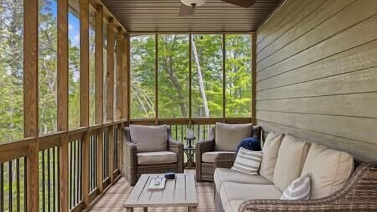 Lake Lure House | Cozy Cottage in the heart of Lake Lure