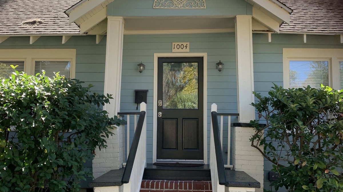 Historic District Cottage | Cozy Cottage in the Heart of Historic District!