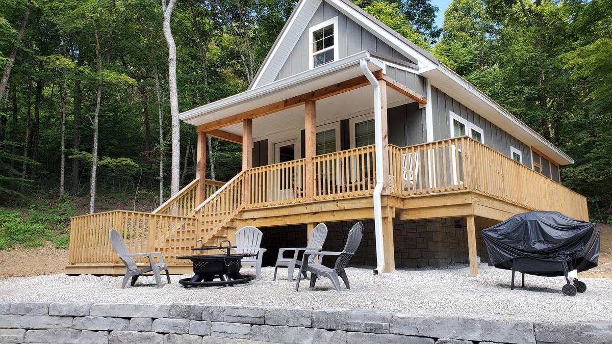 Christian County Cottage | Cozy Cottage In The Woods