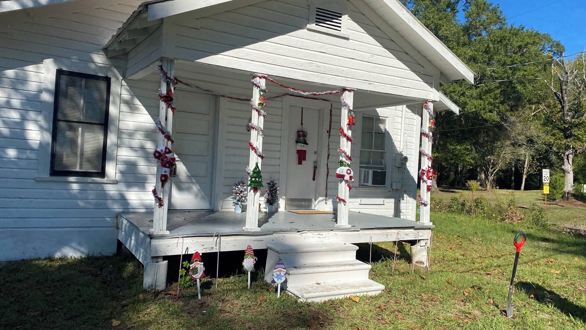 Zavalla Cottage | Cozy Cottage in Zavalla. Minutes to Lake Sam Rayburn near Cassel Boykins.