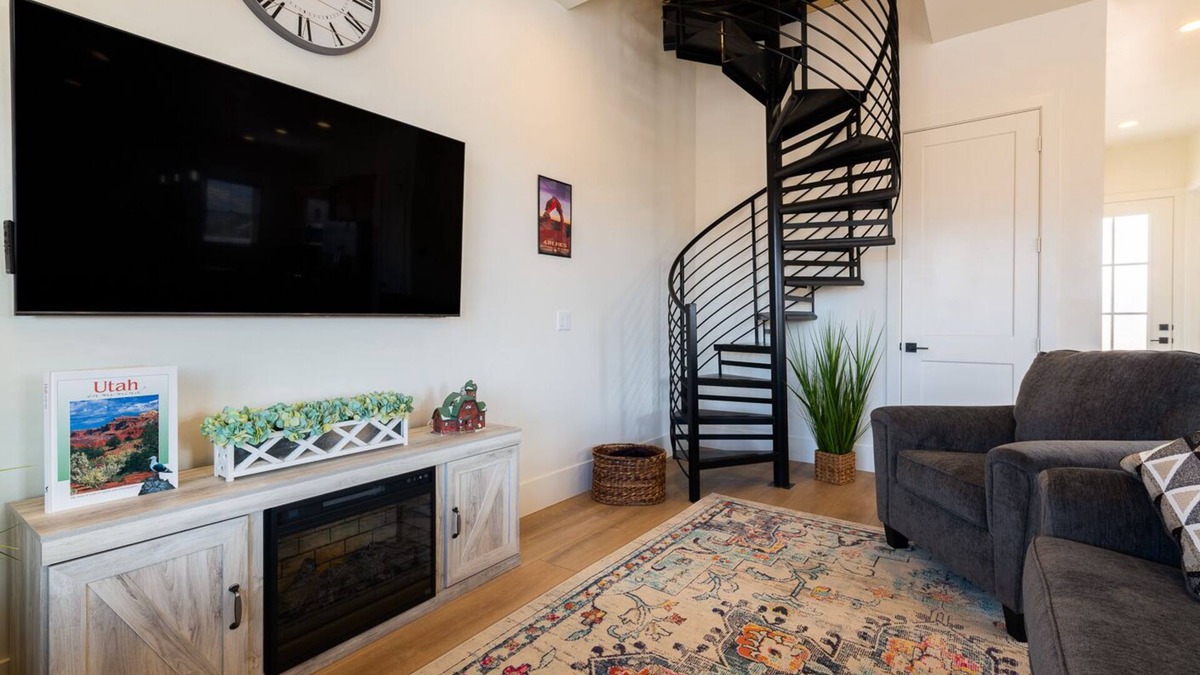 Richfield House | Cozy Cottage Inn sets in the heart of ATV trails and 3 National Parks.
