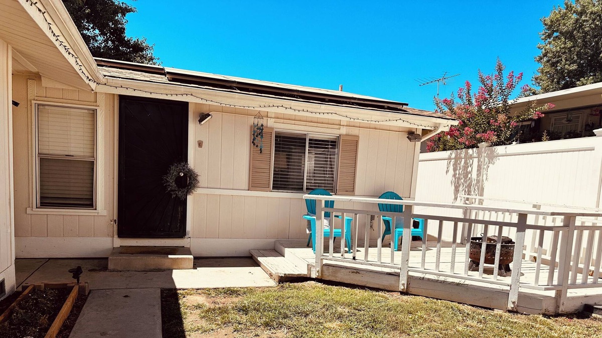 Val Verde Cottage | Cozy cottage located minutes from LA.