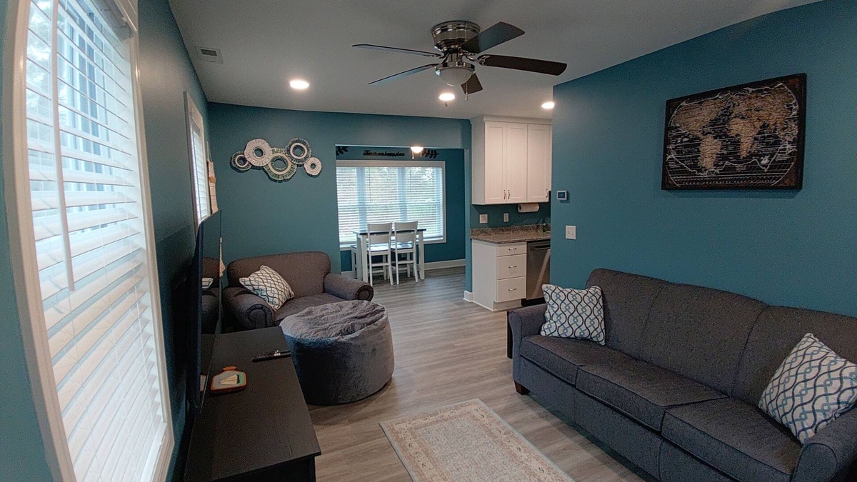 Canandaigua House | Cozy Cottage minutes from Canandaigua Lake and Fingerlakes Wine Trail