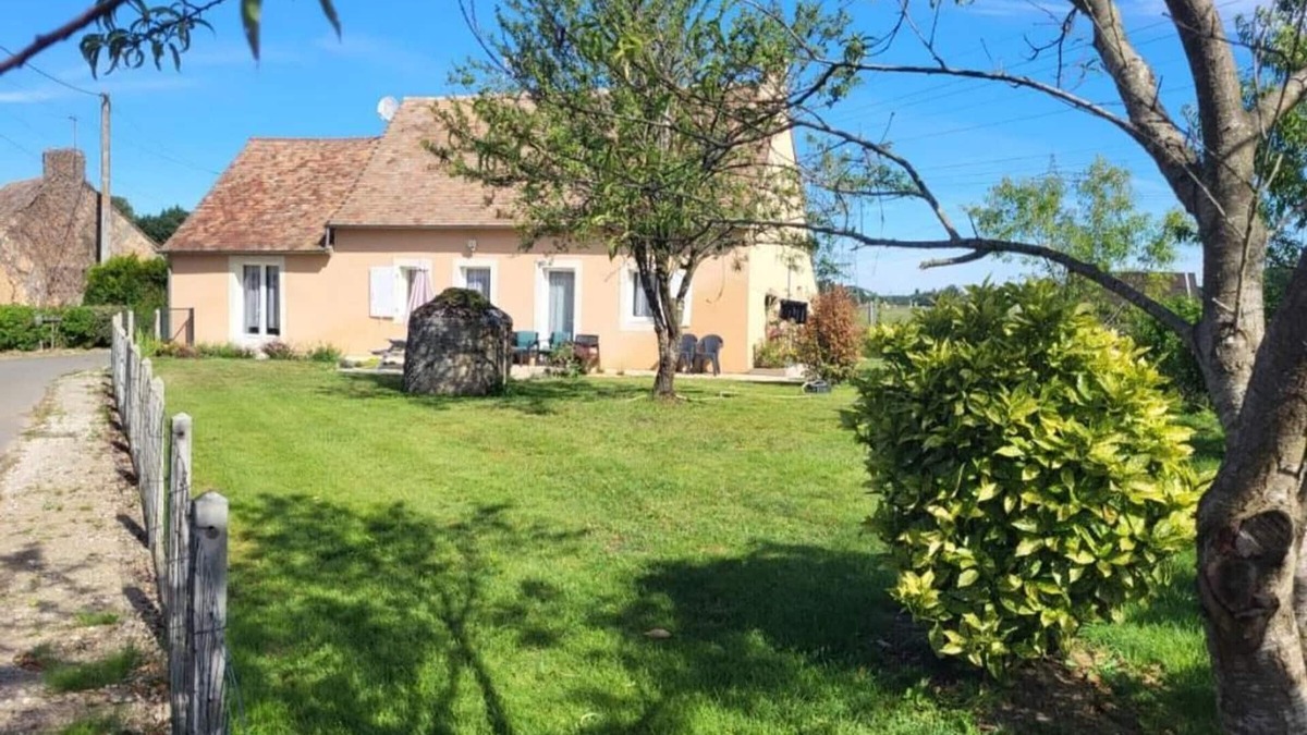 Monce-en-Belin Cottage | Cozy Cottage Near Le Mans: 3 BR, Full Kitchen, Close to 24H Circuit, Sleeps 6