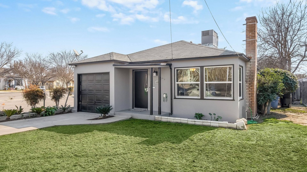 Hanford House | Cozy Cottage near downtown Hanford