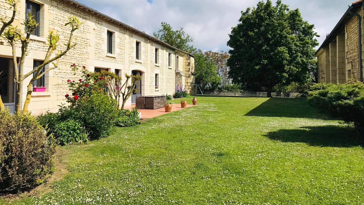 Tourtenay Bed & Breakfast | Cozy cottage near the Châteaux de La Loire, Center Parcs and many vineyards
